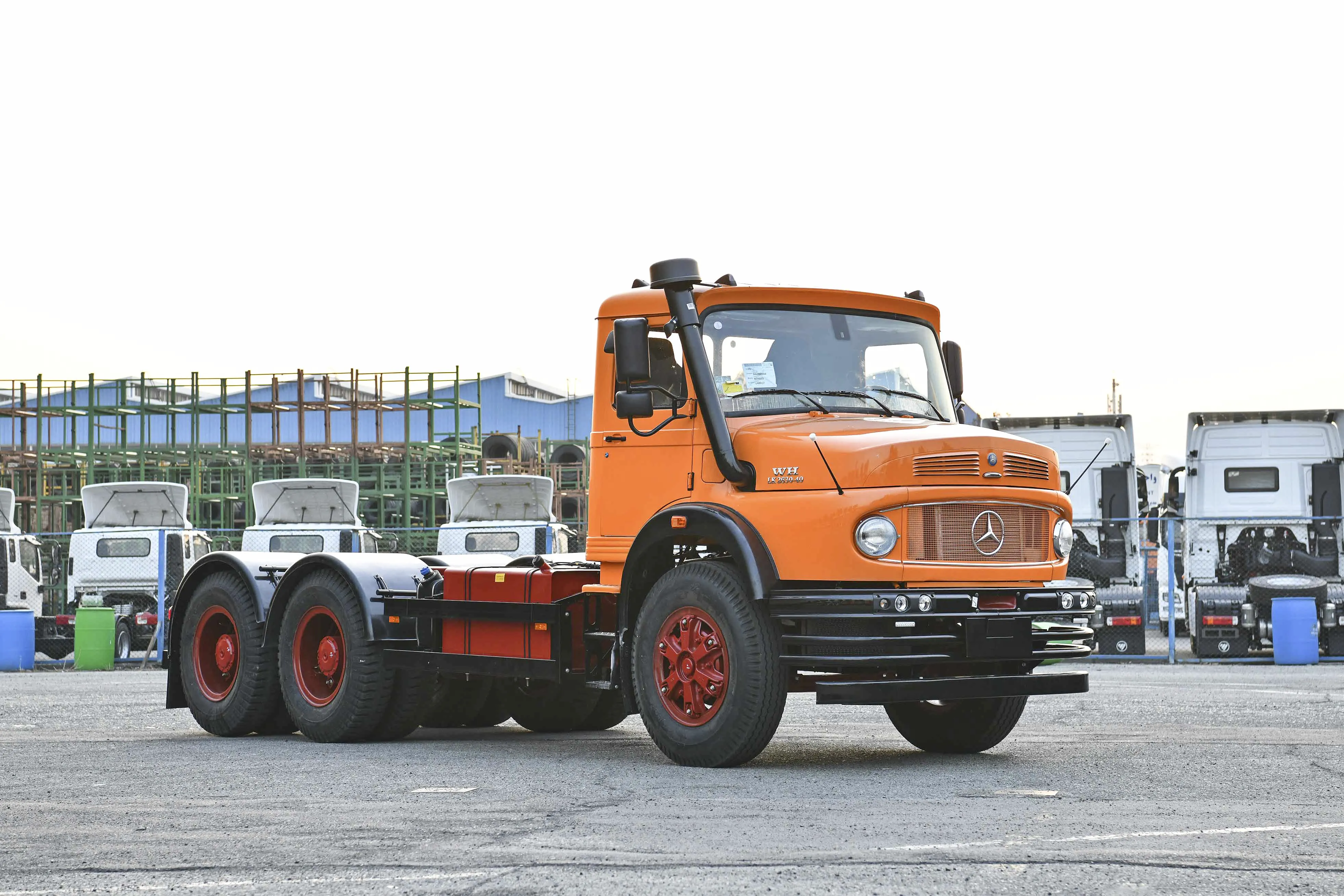 کامیون بنز ۲۶۳۰ مدل ۱۴۰۴ کد s-t-00135