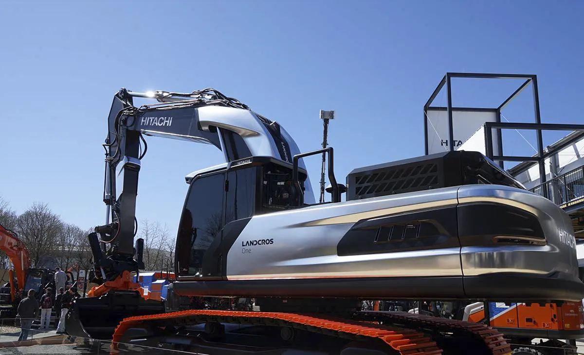 بیل مکانیکی لندکروس ۲۲۰ هیتاچی کد MA-HI-008