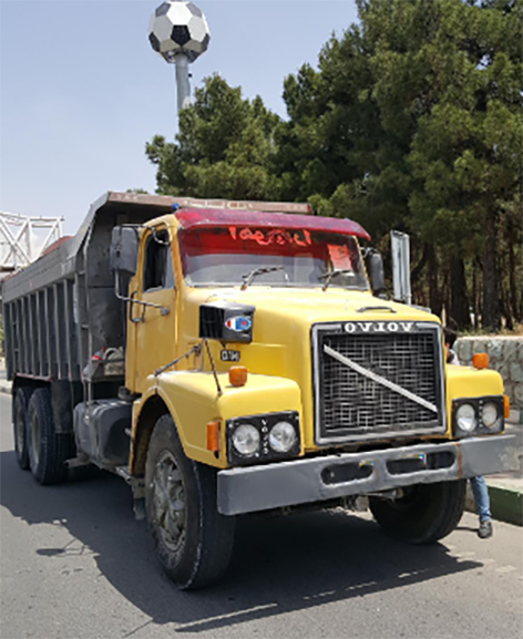 کامیون ولوو زرد رنگ مدل 1361 کد T-V-0017